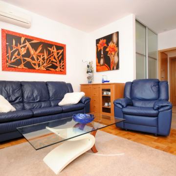 Dvosobni stan u Splitu s pogledom na more: 65m2 - vlasnik