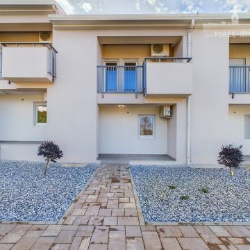 Ekskluziva agencije! Nova kuća u nizu, na samo 2 km od centra Poreča i