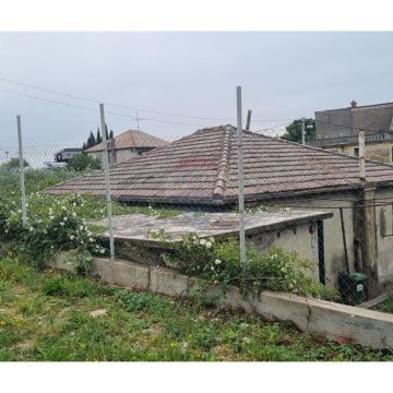 Ekskluzivna prodaja, kuća Sv Kajo, Solin, 90.00 m2, dvorište 411m2