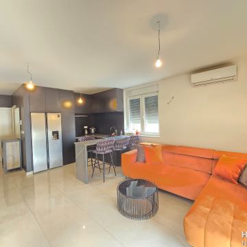 Ekskluzivno! 2soban stan s krovnom terasom pogled more Zadar/Bili brig