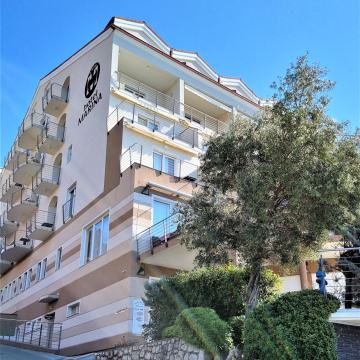 EKSKLUZIVAN  HOTEL 4* - 5000 M2 - UZ MORE