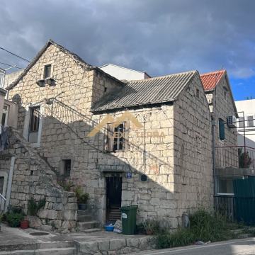 Ekskluzivno | Kamena kuća u Rupotini, 149 000 €