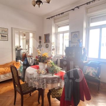 OBITELJSKI STAN VISOKOG POTENCIJALA U CENTRU