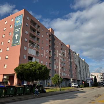 ZADAR - VIŠNJIK, dvosoban stan sa krovnom terasom od 105 m2!