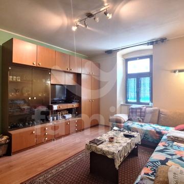 EKSKLUZIVNO VISOKOISPLATIVA OBITELJSKA KUĆA U BLIZINI CENTRA PULE