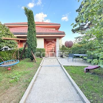 EKSLUZIVNA VILA – REZIDENCIJA S PANORAMSKIM POGLEDOM NA ZAGREB