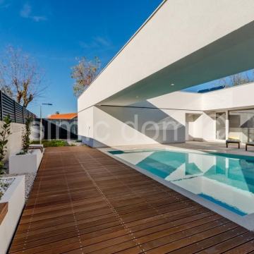 Fantastična nova vila za prodaju na Braču