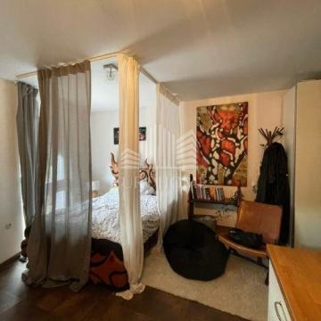 Garsonijera u novogradnji s parkingom, Bijenik, 28 m2 - 3500€/m2