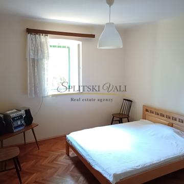 PRILIKA! Garsonjera Bačvice