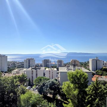 Gornja Vežica: 2S+DB stan sa balkonom i fantastičnim panoramskim pogle