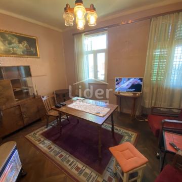 Gornja Vežica, etaža kuće sa konobom i okućnicom