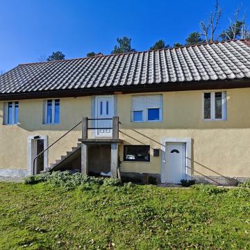 GORSKI KOTAR, LIČ  - Samostojeća kuća s okućnicom