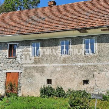 Gorski Kotar, Ravna Gora, starina s velikom okućnicom