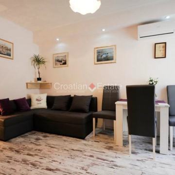 Grad, Dioklecijanova palača, dva apartmana 75 m2 s pogledom na grad