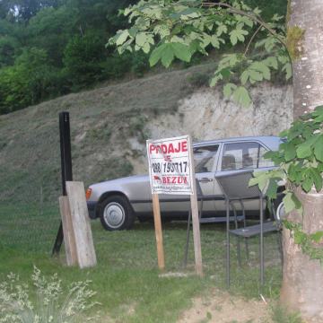 Građ. zemlj.,D.Laduč, 1300 m2 - PRIRODA - POGLED- MIR - 19.000 EUR !!!
