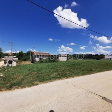 GRAĐEVINSKO ZEMLJIŠTE 3.160 m2 , ASFALT, INFRASTRUKTURA, BARBAN!