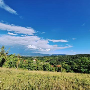 Građevinsko zemljište s VAŽEĆOM GRAĐEVISNKOM DOZVOLOM!- Cijena na upit