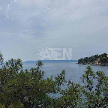 Građevinsko zemljište kraj mora u Sumartinu na Braču, 5000 m2