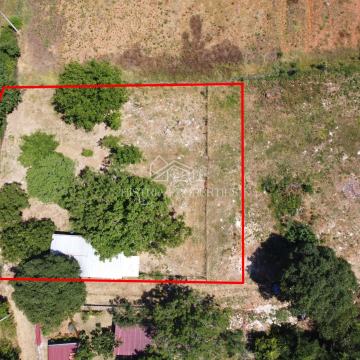 Građevinsko zemljište u malome istarskom selu okruženo prirodnom idilo