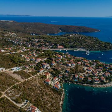 Građevinsko zemljište, Maslinica, 1100 m2