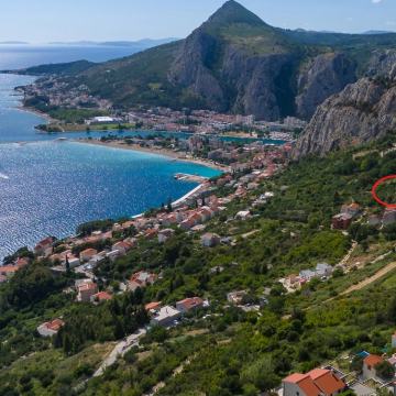 GRAĐEVINSKO ZEMLJIŠTE S MASLINIKOM (SNIŽENO)