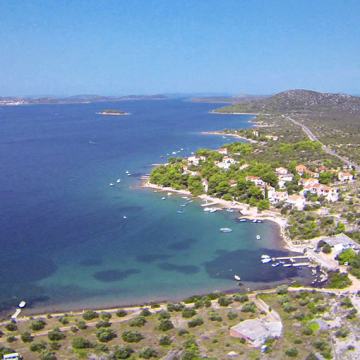 Građevinsko zemljište, Pirovac, 5000 m2 (Prvi red uz more)