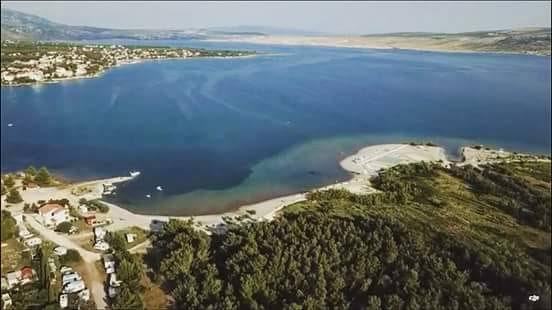 Građevinsko zemljište, Seline, 8300 m2, uz magistralu