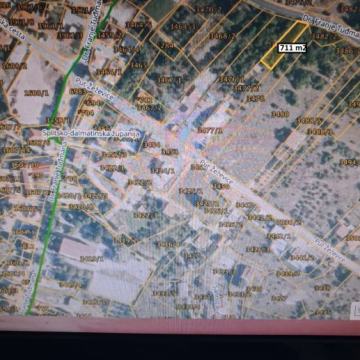 Građevinsko zemljište, Žeževica, 711 m2