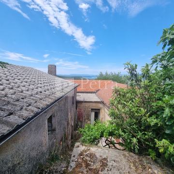 Grižane, starina za obnovu sa pogledom na more!