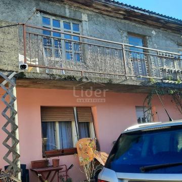 Grobnik, kuća sa 3 stana