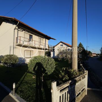Horvati/obiteljska kuća sa dodatnim objektom, garažama i velikom okućn