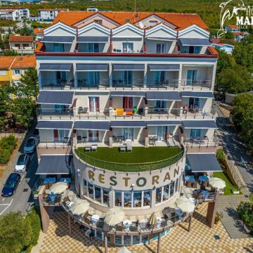 Mediteranska elegancija uz samu obalu - hotel MARINA 4*