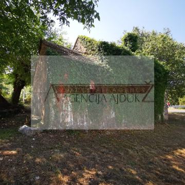 Imotski kamena kuća sa okućnicom Kamenmost