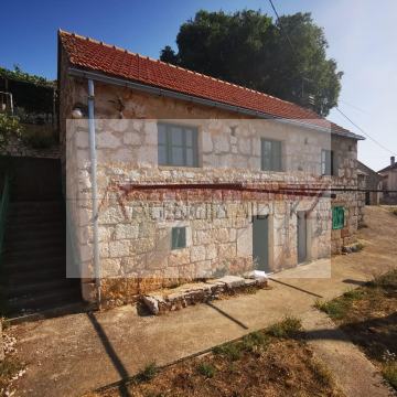 Imotski Lokvičići kamene kuće na parceli od 2035 m2 - ekskluziva