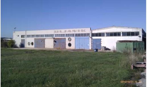 PROIZVODNO SKLADIŠNA HALA 4.532 m2 i zemljište 14.000m2 u Puli