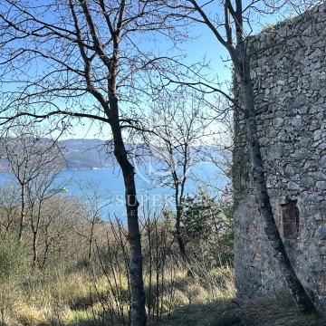 ZA INVESTICIJU: 2 STARINE S POGLEDOM NA MORE