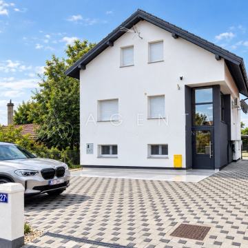 Kuća na Plesu za najam ili stanovanje, 3 etaže, obnovljena