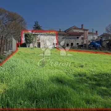 Istarska kamena kuća za renovaciju – 570 m² parcela