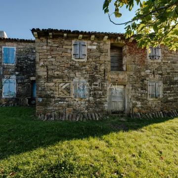 ISTRA, CEROVLJE - samostojeća kuća  s okućnicom