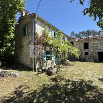 Istra okolica Huma šarmantna starina!