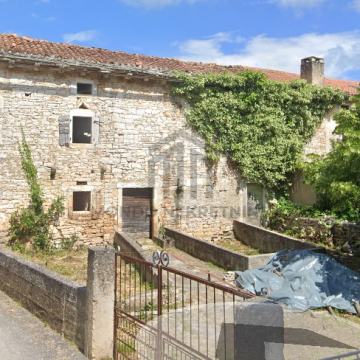 Istra, okolica Marčane – Kamena kuća za renovaciju s okućnicom