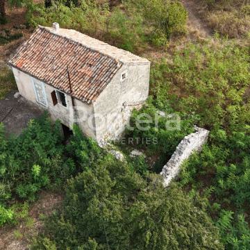 ISTRA, POREČ - Prodaje se stara kamena kuća za renovaciju u blizini Po