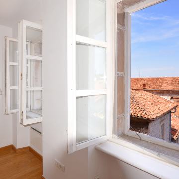 Stan u centru Pule,  mogućnost dva jednosobna stana