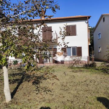 Istra, Pula, Valdebek, kuća  300m2, garaža, okućnica 918m2 # prodaja