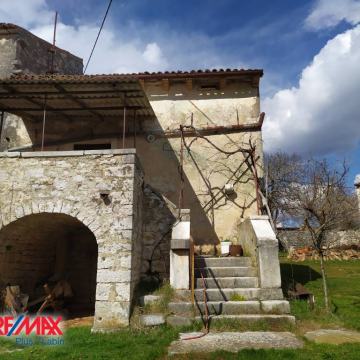 ISTRA, VIŠNJAN, IMANJE SA DVIJE KAMENE KUĆE