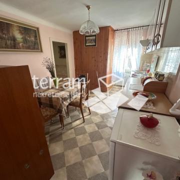 Istra, Vodnjan, Galižana, kuća u centru 115m2, parking, okućnica, 2SS+