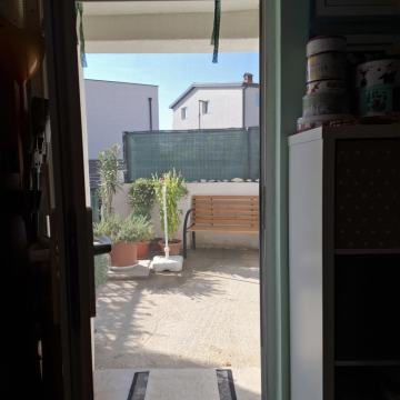 Istria, Pula, Škatari, kuća kamena, katnica 46m2+20m2 dvorište # proda