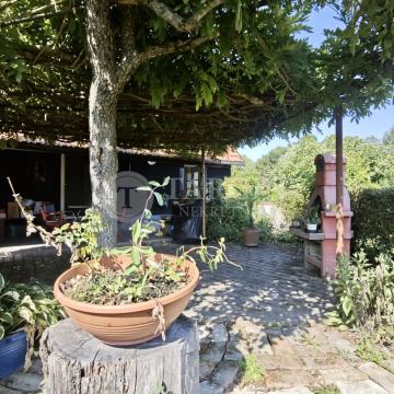 Ivanić Grad, Posavski Bregi, kuća s pomoćnim objektom i garažom