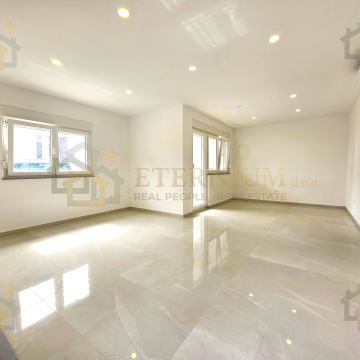 SNIŽENO | 82 m² NOVOGRADNJE | PARKING | 300 m OD MORA