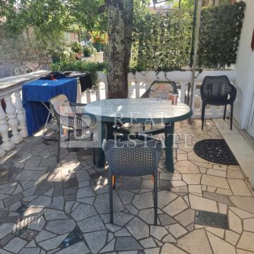 JADRANOVO - stan u prizemlju